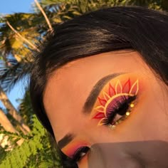 Colorful Eye Makeup Eyeliner, Hawaiian Eyeshadow Looks, Hawaiian Makeup Look, Hawaiian Makeup, Orange Eye Makeup, Bright Eye Makeup, Cute Eye Makeup