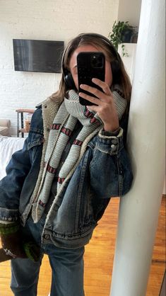 #fashion #ootd #winterootd #denim #denimjacket #jeans #winterfadhikn #minnesota #midwest #cold #textures #bluetone #dresstoimpress #aesthetic Midwest Fashion, Ootd Winter, Navy Outfit, Winter Blues, Unique Outfits, Blue Tones, Cold Weather, All Black, Minnesota