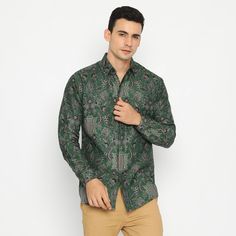 Are you looking for a t-shirt that will make you fit, comfortable, and very stylish? So this beautiful premium quality men's batik shirt is for you. Our casual short sleeve batik shirt fits like a well-loved favorite. You can wear this stylish shirt to show off your best and be comfortable enough for casual daywear. Our batik shirt is made by using premium cotton twill fabric. Original soft cotton and high-quality print make users fall in love with it over and over again. This handmade stylish t-shirt is a perfect gift for friends, brothers, sports lovers, boxers, gym trainers, etc. ✅ Features: ✔️ Easy wash ✔️ Long sleeve ✔️ Comfortable to wear ✔️ Stylish and comfortable ✔️ Breathable and absorbs sweat ✔️ Neat, Durable & Strong Boutique Stitching (guarantee without hassle) ✔️ Order now bef Green Casual Tops With Batik Print, Patterned Relaxed Fit Long Sleeve Shirt, Patterned Long Sleeve Shirt With Relaxed Fit, Relaxed Fit Long Sleeve Patterned Shirt, Casual Green Batik Print Top, Patterned Long Sleeve Relaxed Fit Shirt, Casual Long Sleeve Shirt With All Over Print, Relaxed Fit Long Sleeve Tops With Batik Print, Long Sleeve Relaxed Fit Batik Print Tops