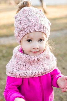 Spring/Summer/Fall Hat KNITTING PATTERN ~ This listing is for a PDF pattern. It is NOT a finished product. Looking for a fun summer knitting project? Make this hand-knit messy bun hat for the sweet little girl in your life or for yourself! Pattern has been updated to include an adult size. Mother/daughter hat. Bonus cowl pattern in the three children's sizes, making this pattern a wonderful value (4 hat sizes, 3 cowl sizes).    When I found this unique botanical knitting stitch, I KNEW I just had to use it in a pattern! The yarn is worsted weight. The pattern consists of basic knitting and purling with a floral stitch that I had never seen before until recently.  Pictures and a video demonstrating this stitch are included in the pattern.  A very fun project! You can embellish the baby size Bun Hat Knitting Pattern, Child Hat Knitting Pattern, Ponytail Hat Pattern, Summer Knitting Projects, Diy Laine, Knit Beanie Pattern, Cowl Knitting, Baby Hat Knitting Pattern, Knitted Hats Kids