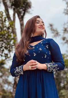 Onam Outfits, Embroidery On Kurtis, Simple Embroidery Designs, Kurti Embroidery Design, Modest Dresses Casual, Party Wear Indian Dresses, Simple Embroidery, Anarkali Dress, Kurti Designs