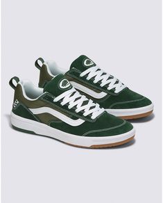 Green Vans Skate Shoes For Skateboarding, Sporty Green Skate Shoes For Outdoor, Green Sporty Skate Shoes For Outdoor, Green Vans Sporty Skate Shoes, Green Synthetic Skate Shoes For Skateboarding, Green Skate Shoes With Cushioned Footbed, Green Cushioned Skate Shoes, Vans Sporty Skate Shoes With Cushioned Footbed, Globe Logo