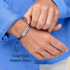 Introducing our personalized Dad Bracelet, a heartfelt piece for every proud father to cherish. Handcrafted with love, this bracelet features a stainless steel band intricately engraved with the names of your beloved kids. With each glance at your wrist, you'll be reminded of the special bond you share with them. The adjustable clasp ensures a comfortable fit, while the durable materials guarantee long-lasting wear. Whether it's a gift for Father's Day, a birthday, or just to show your appreciat Daddy Bracelet, Kids Name Bracelet, Dad Bracelet, Family Bracelet, Family Bracelets, Bracelet Christmas, Sweet Box, Black Bracelets, Name Bracelet