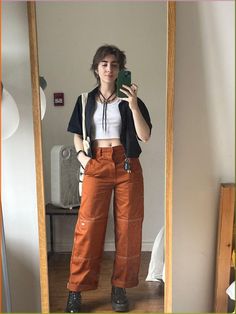 Futch Outfits Summer, Queer Artist Fashion, Queer Womens Fashion, Feminine Transmasc Outfits, Queer Masc Summer Fashion, Masculine But Feminine Outfits, Queer Bar Outfit, Feminine Masc Outfits, Adrogonus Outfits Women Summer