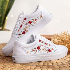 Price includes: Shoes + Embroidery as shown Converse Custom shoes are meticulously hand-embroidered with non-fading thread, sturdy and durable. Embroidered Converse shoes can be used for daily use, school shoes, wedding shoes for brides,... Will definitely be a unique gift for girlfriends, niece gifts, daughter gifts, men's gifts,... or any of your relatives. Let me help you pack and send them as gift boxes, you just need: Select "Gift wrapping available" when ordering To customize gift boxes, g Vans Embroidery, Vans Wedding, Floral Embroidery Shoes, Wedding Vans, Embroidered Vans, Unique Gifts For Girlfriend, Bridal Sneakers, White Bridal Shoes, Embroidered Converse