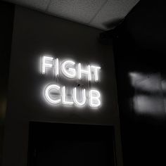 "💪 CREATE YOUR OWN NEON FOR YOUR GYM 💪 My custom neon signs are the perfect touch of light for your gym, fitness club, box club or work out club. 📩 CONTACT ME FOR FREE QUOTE BEFORE PLACING YOUR ORDER 📩 💡 CREATE YOUR 100% CUSTOM NEON ➤ Choose your text or design ➤ Choose your dimensions ➤ Choose your colors I send you my best offer within 2 business days with a price and a preliminary drawing. After confirmation and payment, I start making your order. Your sign is ready to ship within 20-22 Gym Neon Sign, Tiny Gym, Luxury Gym, Gym Nutrition, Basement Reno, Gym Room At Home, Neon Quotes, Neon Signs Home, Gym Interior