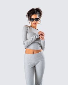 The perfect on-the-go look ✨ This matching two-piece set featuring a heather grey long sleeved top, and foldover leggings will give you that effortless cool girl vibe anywhere you go 🥰 Trendy Gray Activewear For Spring, Fitted Gray Activewear For Fall, Gray Fitted Activewear For Fall, Basic Gray Activewear For Loungewear, Gray Long Sleeve Activewear For Spring, Versatile Gray Activewear For Fall, Foldover Leggings, Girl Vibe, Long Sleeved Top