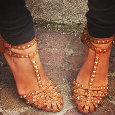 Studded sandals Zara Flats, Sandal Heels, Studded Sandals, Shoe Fits, Fabulous Shoes, Camel Color