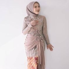 Kebaya Lamaran, Model Dress Kebaya, Kebaya Lace, Kebaya Modern Dress, Modern Kebaya, Model Gamis, Kebaya Dress, Kebaya Muslim, Simple Bridesmaid Dresses