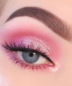 Pink Makeup Looks With Glitter, Glittery Pink Eyeshadow, Pink Birthday Eyeshadow, Glitter Pink Outfit, Pink Eyeshadow With Black Eyeliner, Eyeshadow Looks For Pink Outfit, Hot Pink Eyeshadow Looks Simple, Pink Euphoria Outfit, Pink Fairy Eyeshadow