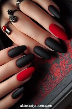 Show off a daring look with this bloody knife manicure! Perfect for Halloween 🖤🩸 #DaringNails #HalloweenStyle Black And Red Nails, Lists Ideas, French Tip Nail Art, Square French, Acrylic Pink, Short Almond, Pink Square, Almond Nails Designs, Acrylic Coffin