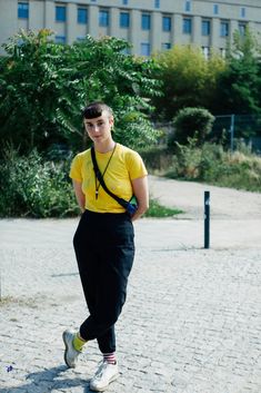 Bergheim Berlin Outfit, Berghain Outfit Man, Berghain Outfit Women, Berlin Street Style Underground, Berlin Style Street, Berlin Club Fashion, Rave Fashion Men, Berghain Club, Berghain Style