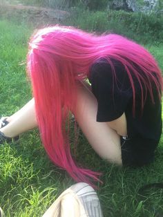 Ideas To Dye My Hair, Grunge Dyed Hair, Pinkie Pie Hair, Bright Coloured Hair, Bright Purple Hair, Haircut Thick Hair, Fairy Y2k