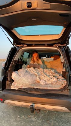 Cute Date Ideas, Camping Aesthetic, Summer Goals, Summer Bucket Lists, Summer Dream, Cute Cars, Car Camping, Vw Bus, Travel Aesthetic