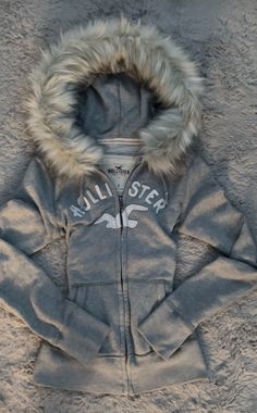 Hollister Jacket, Fashion Collection Inspiration, Club Attire, Aesthetic Grunge Outfit, Fur Hoodie, Hoodie Outfit, Fur Hood