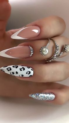 nail art Leopard Print Nails, Animal Print Nails, Classy Nails, Bling Nails, Fancy Nails, Chic Nails, Dope Nails, Stiletto Nails, Cute Acrylic Nails