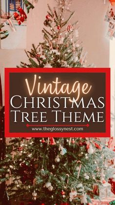 Old Fashion Christmas Tree Decorations Vintage Ornaments, How To Decorate A Vintage Christmas Tree, Small Christmas Tree Toppers, Vintage Decorated Christmas Trees, Old Fashioned Christmas Tree Ideas, Vintage Garland Christmas, Vintage Christmas Trees Decorated, Old Fashioned Christmas Tree Decorations, Vintage Tree Decorations Ideas