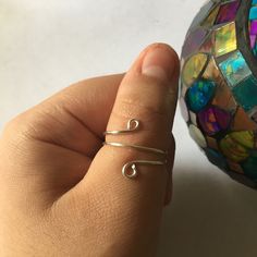 Adjustable Twisted wire ring  set 💍  SIZING: All of our wire rings are completely adjustable, making it easy to adjust sizing to whatever finger you would like to wear it on. Our rings come in a choice of Small (15mm), Medium (16.5mm), and Large ( 17.5mm). If you know your exact ring size, please leave a note for me at the checkout with what exact size you would like. COLOUR: We are able to do all of our wire jewellery in silver or gold. If you would like the gemstone of this ring in a different colour, please contact me. PACKAGING: All of our rings come on our signature ring cards. If the order is marked as a gift, we present the items in an organza bag. SHIPPING: There are a range of shipping options to choose from at the checkout. We ship internationally. Thank you for stopping by! Ple Twisted Wire Rings, Diy Wire Jewelry Rings, Rings Wire, Rings Stacking, Wire Jewelry Rings, Diy Jewelry Rings, Healing Crystal Ring, Signature Rings, Ring Wire