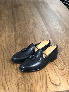 Product: Calf Leather Shoes Color code: Black Shoes Material: Calf-leather Available Size: 39-40-41-42-43-44 Package Include: Shoes Only Leather Loafer Shoes, Best Shoes For Men, Loafers Online, Code Black, Black Leather Loafers, Black Loafers, Tassel Loafers, Shoes Color, Color Code