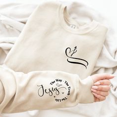 Jesus Gift, Jesus Clothes, Jesus Gifts, Christian Shirts Designs, Jesus Tees, Cute Shirt Designs, Jesus Shirt, Christian Sweatshirt, Vinyl Shirts