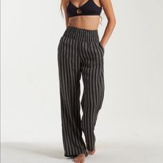 Nwt Billabong New Waves 2 Pant 100% Cotton Size Small Casual Black Beach Bottoms, Casual Gray Bottoms For Yoga, Casual Black Yoga Bottoms, Gray Relaxed Fit Beach Bottoms, Casual Black Pants For Vacation, Black Fitted Pants For Vacation, Black Long Pants For Vacation, Fitted Black Pants For Vacation, Gray Yoga Bottoms For Summer