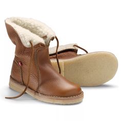 Duckfeet® Arhus Leather Boots | Orvis Wool Boots, Duck Feet, Unique Boots, Look Casual Chic, Cozy Boots, Leather Stand, Beautiful Boots, Boots Women, Boots Outfit