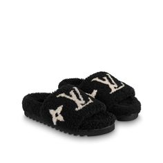 Louis Vuitton Slippers, Lv Slippers, Bunny Shoes, Expensive Shoes, Lv Shoes, Black Slippers, Pink Star, Louis Vuitton Official