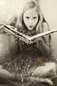 glittered dreams ... inspiration for JG PBteen collection! Book Portrait Photography, Book Portrait, Book Magic, Book Photo, Reading A Book, Believe In Magic, Girl Reading, Jolie Photo