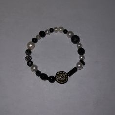 Nwot Smoke Free Home Beaded Bracelet, Beaded Bracelets, Black White, Black And White, Bracelet, Women Shopping, White, Color, Black