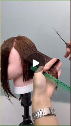 Short Haircut Tutorial For Girl, Short Layered Fine Hair, Haircut Tutorial Step By Step Women, Bob Haircut Tutorial Step By Step, Step Cut Short Hair, Cut A Bob Yourself, How To Cut A Layered Bob, Hair Cuts Tutorial Step By Step, Step Cut Hairstyle Short Hair