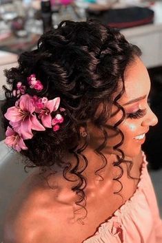 Super Trendy Wedding Updos For Long Hair ★ Curly Hairstyles For Homecoming, Hairstyles For Homecoming, Wedding Updos For Long Hair, Wedding Hairstyles For Women, Updos For Long Hair, Wedding Updos, Curly Wedding Hair