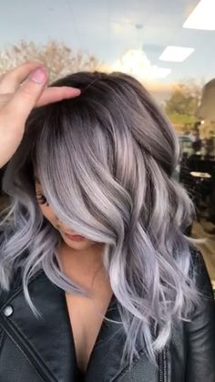 If i ever go back to a brunette for the white to grow out, but with a lavender tint Silver Hair Color, Trendy Hair Color, Hair Color Highlights, Ombre Hair Color, Grey Hair Color, Hair Color Balayage, Hair Color Trends, Grey Hair