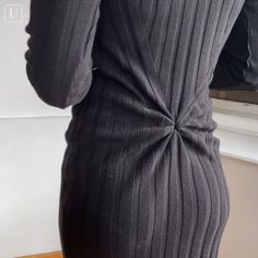 Fitted Dress Hack, How To Make Belt Loops For Dress, How To Make A Sweater Dress Tighter, Hair Tie Up Styles, Belting Oversized Dress, Ways To Tighten A Shirt, Tighten A Dress Hack, How To Take In Tops That Are Too Big, Make Dress Tighter Hack