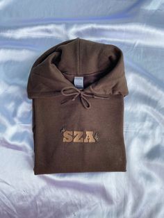 The SZA Butterfly Embroidered Crewneck T-Shirt/Sweatshirt is the perfect blend of style and comfort. Made from high-quality materials, this shirt Sza Butterfly, Hawaiian Shirt Women, Website Launch, Cartoon Shirts, Cartoon Sweatshirts, Embroidered Crewneck, Sweatshirt For Men, Follow My Instagram, Embroidered Sweater