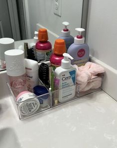 Apartment Room Set Up, Aesthetic Shower Products, Penyimpanan Makeup, Body Hygiene, Hygiene Care, Shower Organization, Future Apartment Decor, Shower Skin Care, Pretty Skin Care