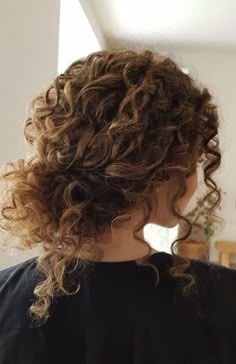 Hairstyles For Naturally Curly Hair, Fishtail Braids, Low Bun Hairstyles, Curly Wedding Hair, Naturally Curly Hair, Curly Hair Updo, Penteado Cabelo Curto, Short Curly Hair, Long Curly Hair