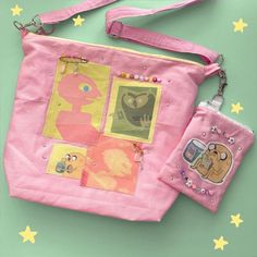 Kawaii Bags, Craft Booth Displays, Upcycled Bag, Fun Crafts To Do, What In My Bag, Novelty Bags, Canvas Designs, Girly Jewelry, Cute Bags