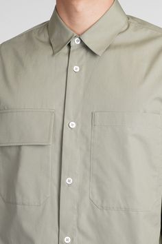 Shirt In Khaki Cotton Khaki Top With Pockets And Spread Collar, Khaki Tops With Pockets And Spread Collar, Khaki Shirt With Spread Collar And Relaxed Fit, Khaki Cotton Tops With Welt Pockets, Khaki Shirt With Spread Collar For Spring, Spring Khaki Shirt With Spread Collar, Classic Olive Tops For Workwear, Khaki Shirt With Relaxed Fit And Spread Collar, Khaki Cotton Shirt With Lapel Collar