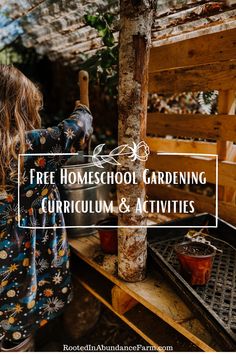 Preschool Nature School, Nature Learning Activities, Natural Homeschooling, Homeschool Garden, Forest School Ideas Preschool, Homeschool Phonics Curriculum, Outdoor Homeschool Space