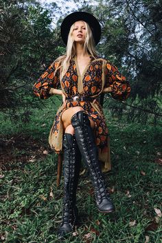 Samhain Outfit, Boho Vintage Outfits, Boho Elegant Outfit, Boho Chic Winter Outfits, Chic Boho Outfits, Boho Chic Outfits Winter, Long Boho Dresses, Looks Boho, Beautiful Boho Dresses