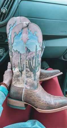 Cowboy Boot Outfits With Jeans, Cowboy Boot Outfits, Botas Western, Cute Cowgirl Outfits, Country Shoes, Cowgirl Style Outfits, Cowgirl Accessories