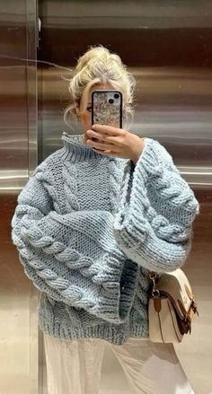 Ny Winter, Chica Chola, Fashion Girly, Latina Outfits, Stile Hijab, Thrift Inspo, Mode Zara, Italy Outfits