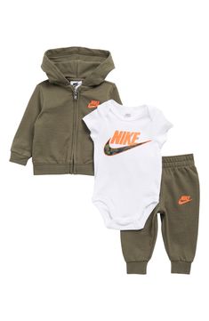 Watch your babe crawl around in this little athletic set featuring a logo-adorned bodysuit, hoodie and coordinating joggers. Includes hoodie, bodysuit and joggers Bodysuit is 100% cotton; hoodie and joggers are 60% cotton, 40% polyester Machine wash, tumble dry Imported Baby Boy Stuff Newborn, Baby Clothes Black Babies, 0 3 Months Baby Clothes Boy, Cute Pregnancy Outfits For Fall, Baby Boy Style Newborn, Baby Boy Fits, Newborn Outfits Boy, Infant Boy Fashion