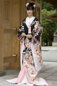 Japanese Wedding Dress Traditional Japanese Clothing, Fancy Dress Ideas, Moda Kimono, Japanese Traditional Clothes, Mode Kimono, Japanese Clothing