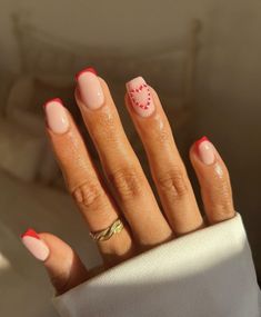 40  Festive Christmas Nails for a Very Merry Holiday Season - ♡ July Blossom ♡ Red Tip Nails, Ongles Gel French, Cowboy Nails, Candy Cane Nails, Subtle Nails, Christmas Nails Easy, Nail Candy