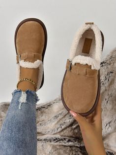 Cozy Comfort: Women's Autumn/Winter Plush Slippers Flat Loafers Mules Clogs - Price Connection Daily Ideas, Mode Hippie, Blanket Knitting, Fashion Diy, Christmas 2023, Fabulous Shoes, Looks Chic, Desert Recipes, Mode Vintage