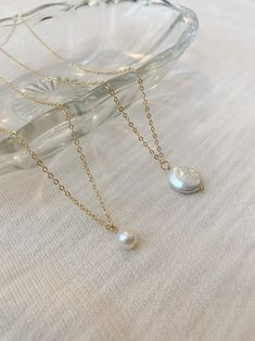 14K Gold Filled Single Pearl Necklace Freshwater Pearl - Etsy Minimalist Oval Necklace For Wedding, Minimalist Oval Necklaces For Wedding, Pearl White Oval Necklace With Pearl Drop, Oval Pearl White Necklace For Wedding, Pearl White Oval Necklace For Wedding, Simple Gold Pearl Necklace For Wedding, Classic Oval Pearl Necklace For Wedding, Simple Oval Wedding Jewelry, Oval Pearl Necklace Gift