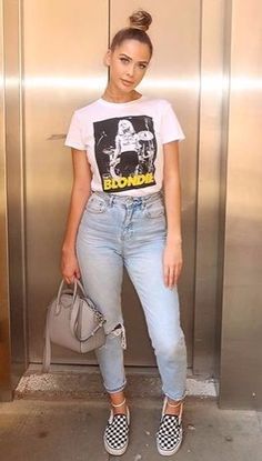 Looks Jeans, Vans Outfit, Fashion 90s, Elegante Casual, School Fashion, Mode Inspiration, Beauty And Fashion, Outfits Casuales, Cute Casual Outfits