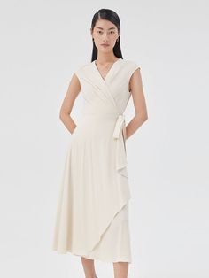 Triacetate Asymmetrical Gathered Waist Maxi DressGoodsNo: 124C4K500• Fit Type: Fit• Elastic: Non-elastic• Thickness: ModerateMaterialsShell:82% Triacetate18% Polyester Modern Cheongsam, Women Long Sleeve Tops, Long Sleeve Short Dress, Women Midi, Waist Dress, Dresses By Length, Womens Midi Dresses, Long Maxi Dress, Long Sleeve Maxi Dress