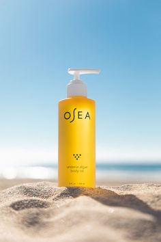 Browse our selection of clean, vegan and cruelty-free luxury skincare and body care made with seaweed at OSEA, clean beauty since 1996. Tanning Oil Photography, Sun Cream Photography, Beach Beauty Products, Sunscreen Photography, Sunscreen Design, Summer Cosmetic, Sunscreen Packaging, Beach Sunscreen, Vegan Body